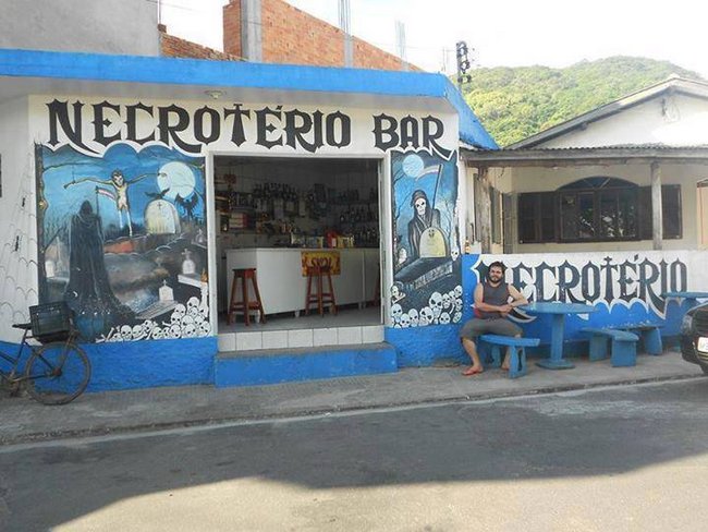 necroterio-bar